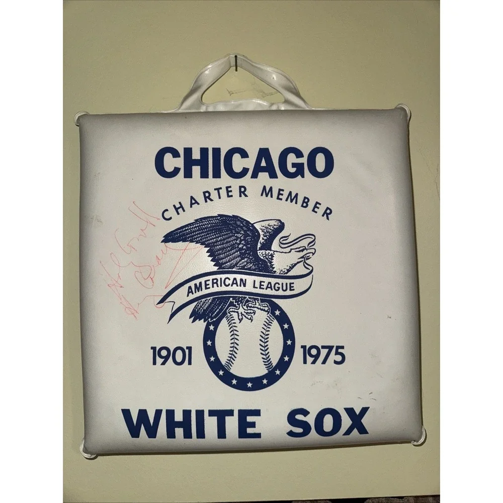 Vintage Rare Charter Member Chicago White Sox foam seat cushion 1901-1975.